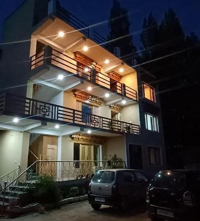 Zlatan Guest House Leh Exterior photo