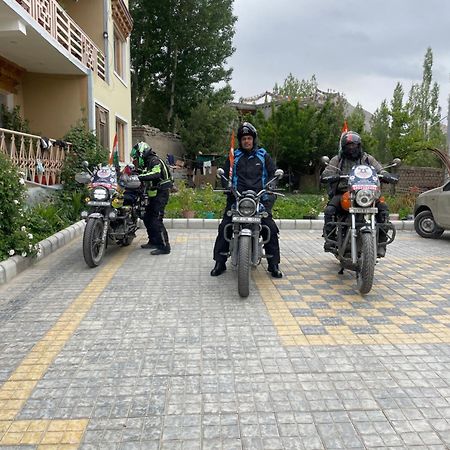 Zlatan Guest House Leh Exterior photo